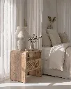 Generated with Kive.ai - Hacer que la madera de la mesita de noche se vea como madera de mango más natural y auténtica tono miel claro a medio_ vetas orgánicas y variadas_ textura realista y menos uniforme_ acabado.webp